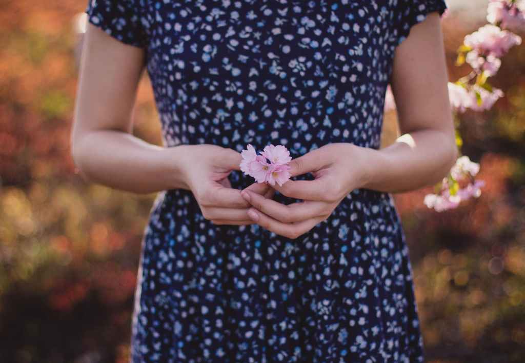 La chica del vestido de&nbsp;flores