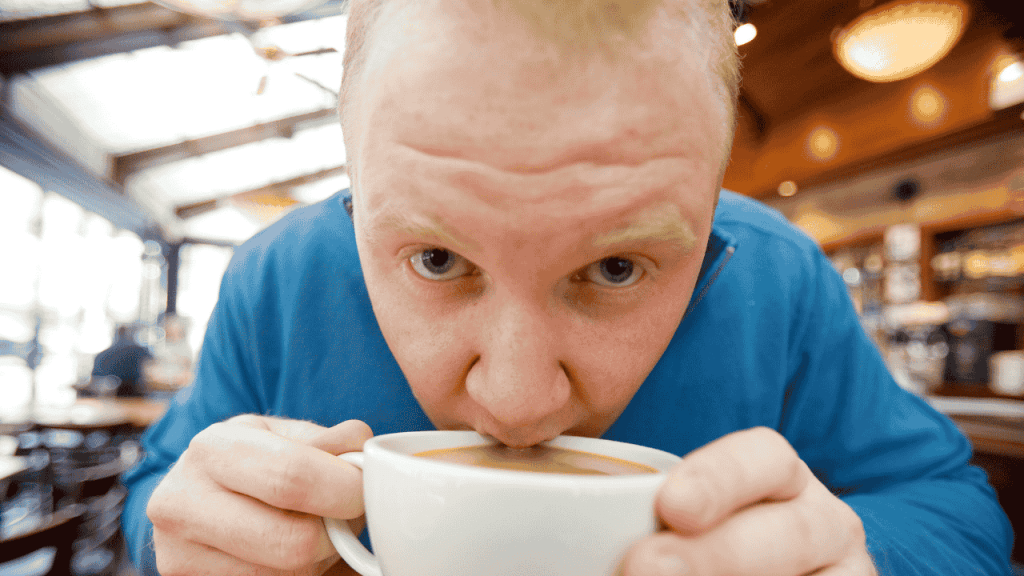 Reflexión metafísica de la vida en taza de&nbsp;café