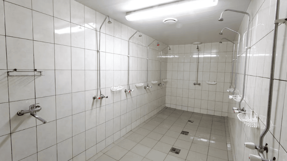 poema sobre olvido desamor dolor amor ducha sumidero