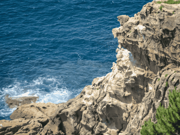 El meñique en el&nbsp;peñón